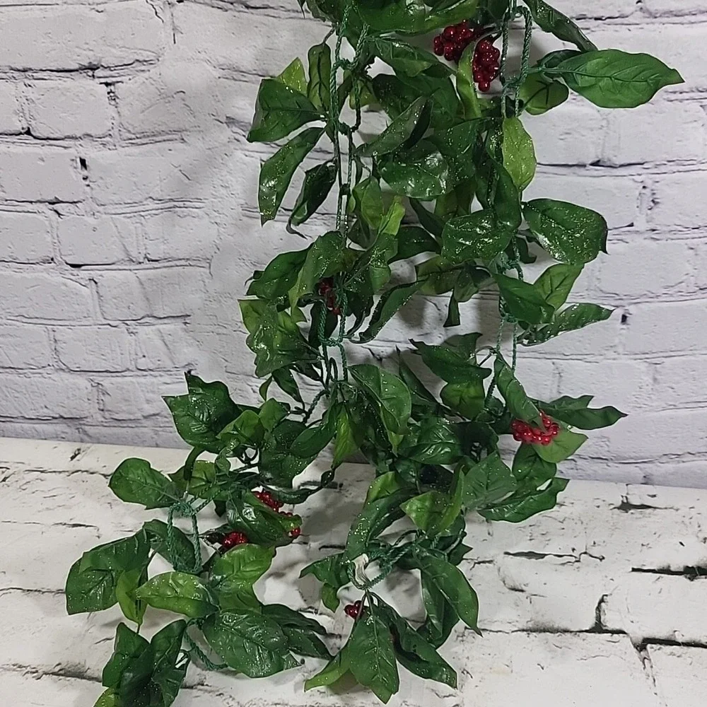 Vintage Christmas Leafy Holly Garland 60